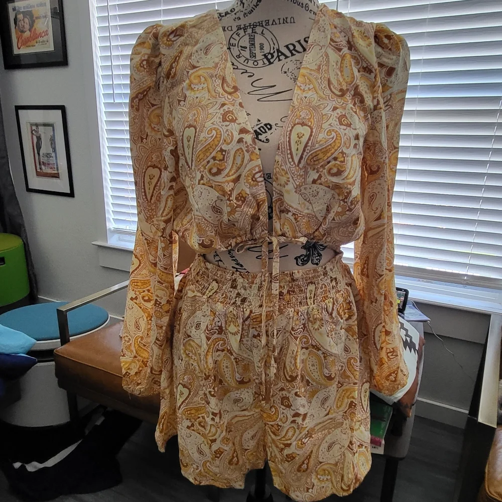 New Paisley Print Cut Out Romper Shorts Sexy Yellow White Boho - Picture 4 of 5